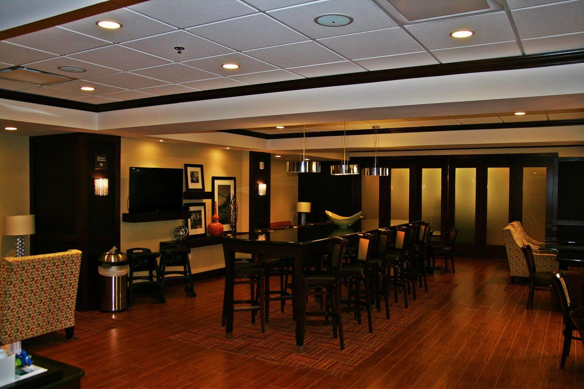 Hampton Hotel 3*